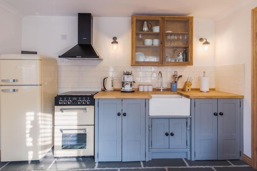 Bijou Coastal Apartment In Polperro With Hot Tub Onsite Parking Downhill Walk To Village Экстерьер фото