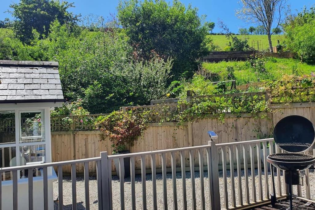 Bijou Coastal Apartment In Polperro With Hot Tub Onsite Parking Downhill Walk To Village Экстерьер фото